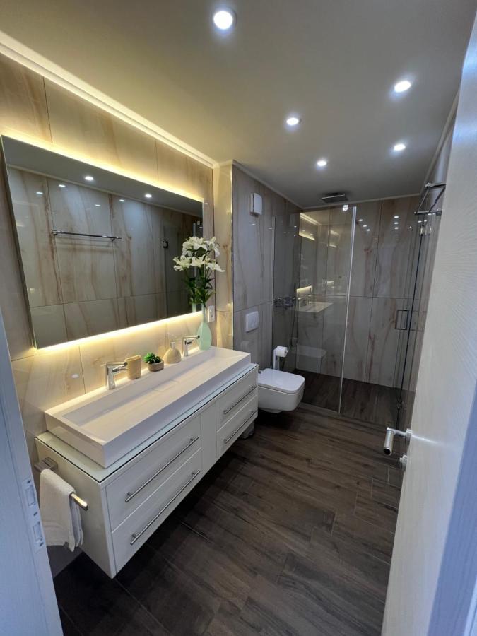 Holiday Luxury Resort Sundance Трогир Екстериор снимка