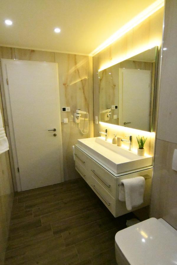 Holiday Luxury Resort Sundance Трогир Екстериор снимка