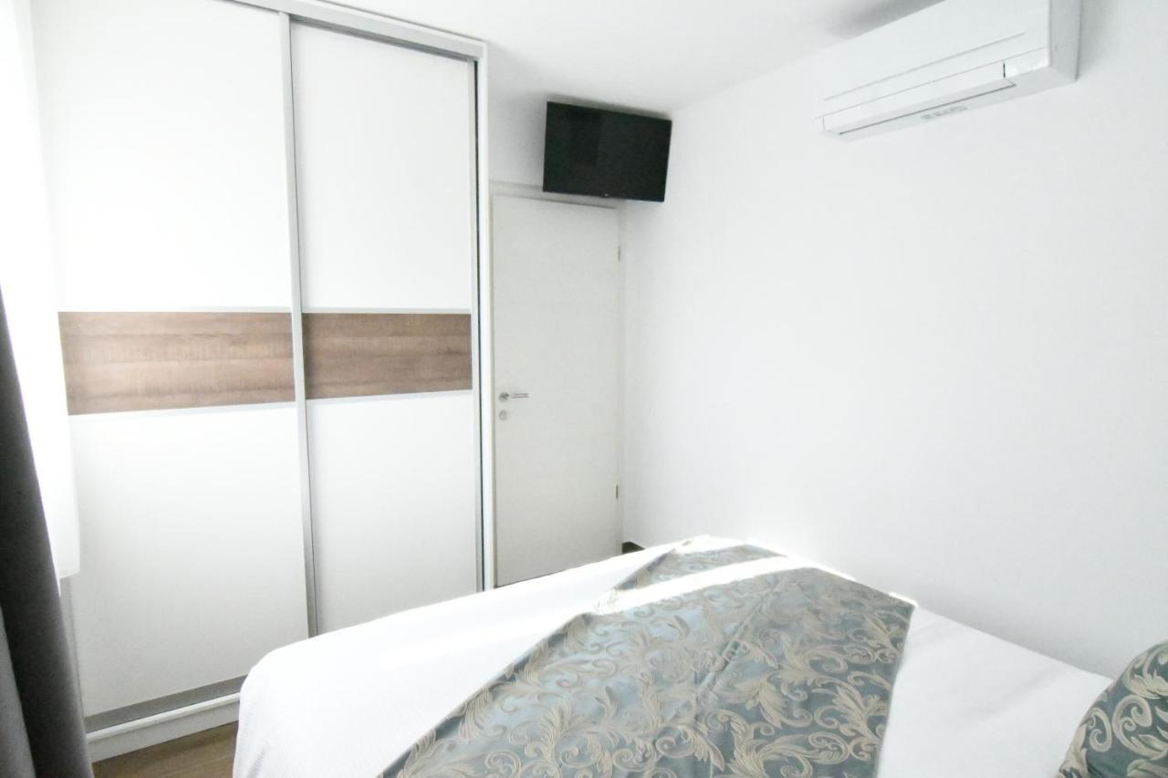 Holiday Luxury Resort Sundance Трогир Екстериор снимка