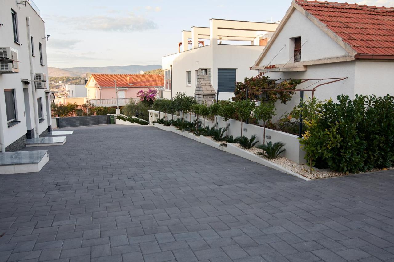 Holiday Luxury Resort Sundance Трогир Екстериор снимка