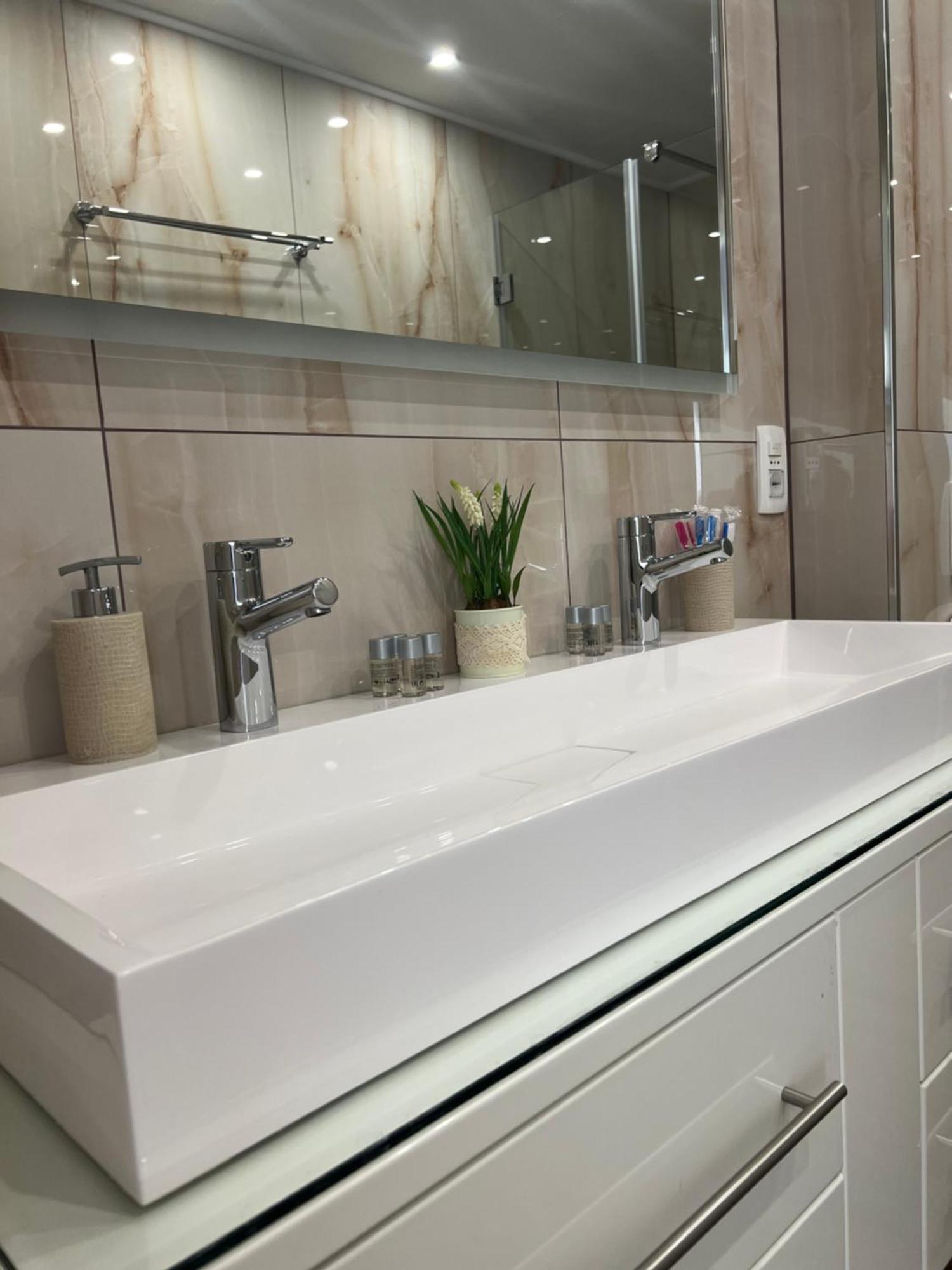Holiday Luxury Resort Sundance Трогир Екстериор снимка