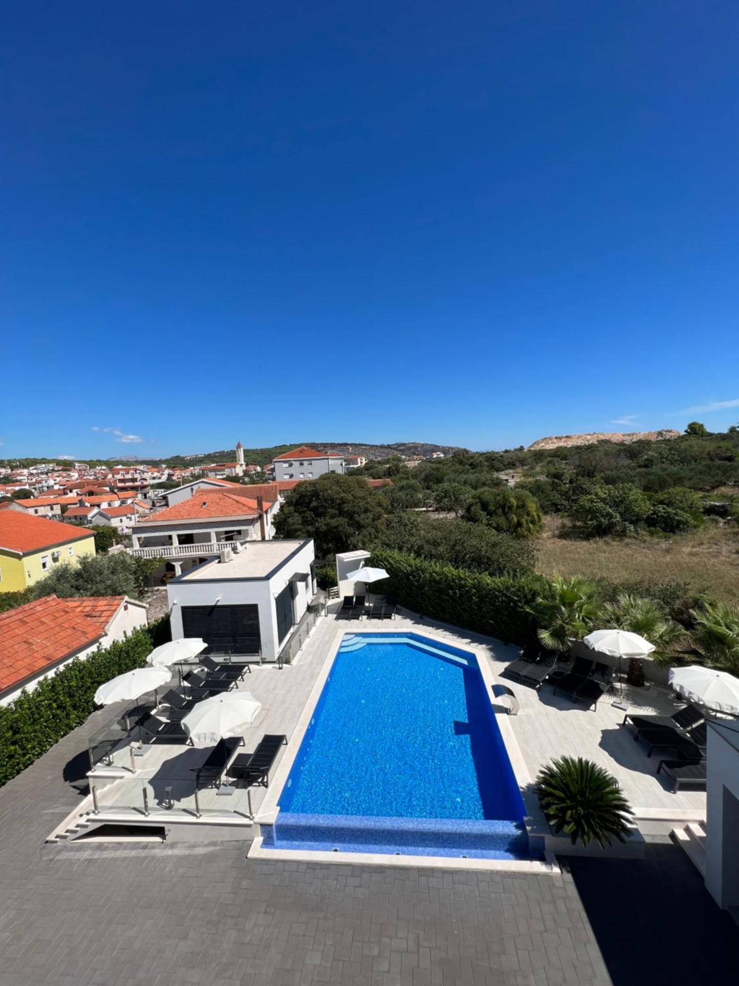 Holiday Luxury Resort Sundance Трогир Екстериор снимка